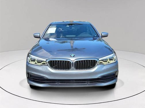 2019 BMW 540 i