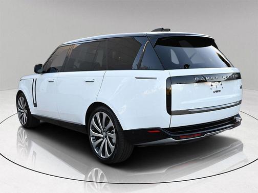 2023 Land Rover Range Rover P530 SE