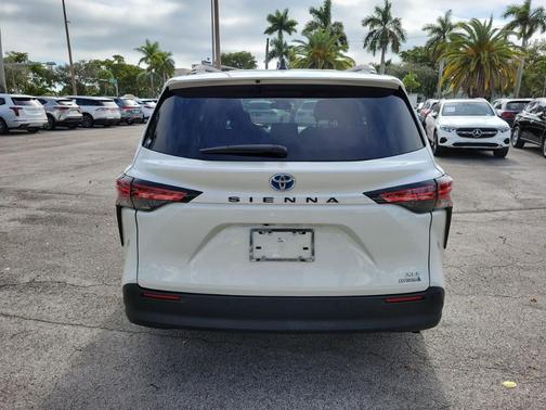2021 Toyota Sienna XLE