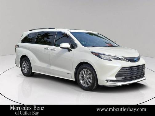 2021 Toyota Sienna XLE