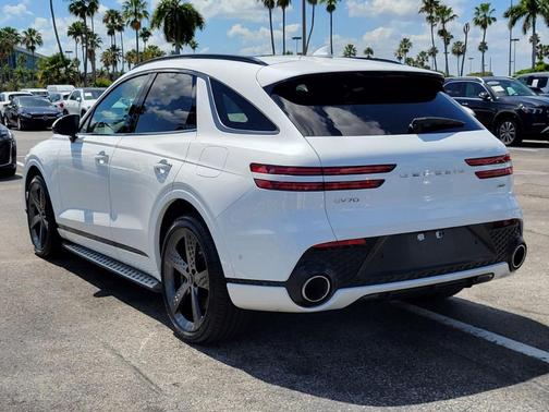 Uyuni White 2025 Genesis GV70 2.5T