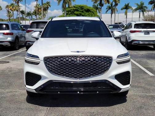 Uyuni White 2025 Genesis GV70 2.5T