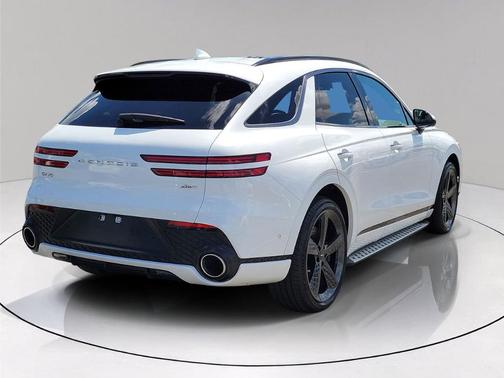 Uyuni White 2025 Genesis GV70 2.5T