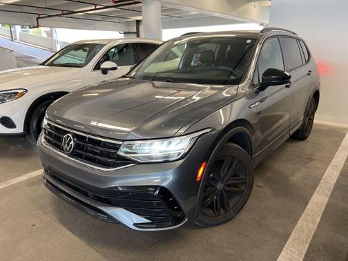 2022 Volkswagen Tiguan 2.0T SE R-Line Black