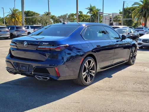 2024 BMW 760 760i xDrive