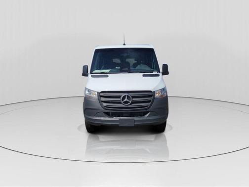 2025 Mercedes-Benz Sprinter 2500 144 WB Standard Roof Passenger