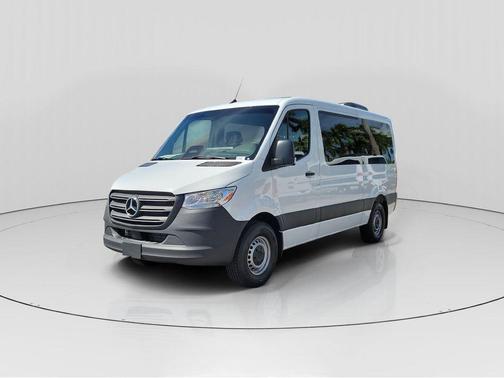 2025 Mercedes-Benz Sprinter 2500 144 WB Standard Roof Passenger