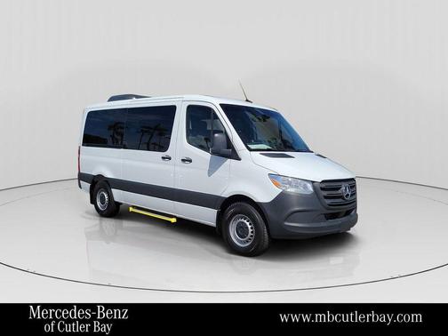 2025 Mercedes-Benz Sprinter 2500 144 WB Standard Roof Passenger
