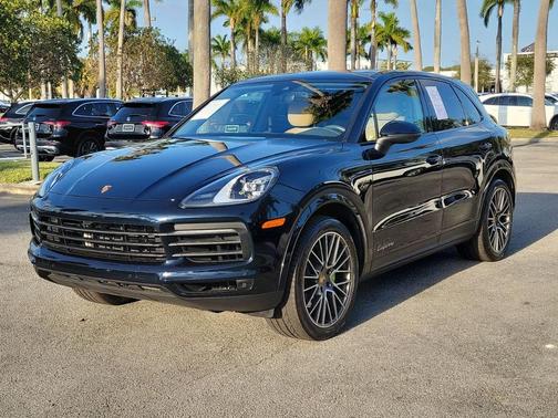 2023 Porsche Cayenne Platinum Edition