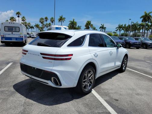 Alta White 2024 Genesis GV70 2.5T