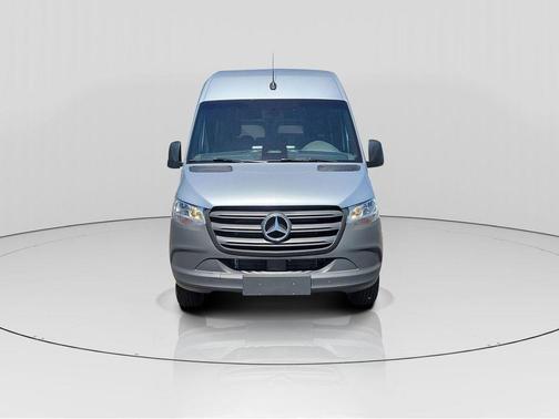 2025 Mercedes-Benz Sprinter 2500 144 WB Standard Roof Passenger