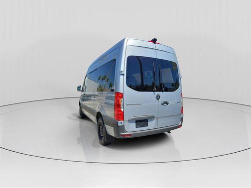 2025 Mercedes-Benz Sprinter 2500 144 WB Standard Roof Passenger