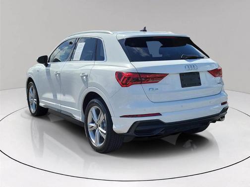 2022 Audi Q3 45 S line Premium