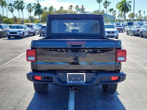 2021 Jeep Gladiator Sport