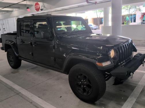 2021 Jeep Gladiator Sport