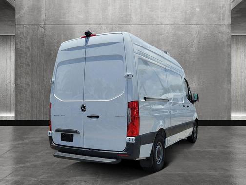2025 Mercedes-Benz Sprinter 2500 Standard Roof