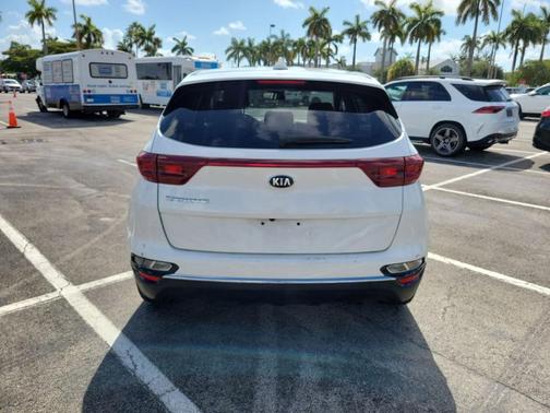 Snow White Pearl 2021 Kia Sportage LX