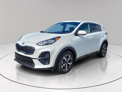 Snow White Pearl 2021 Kia Sportage LX