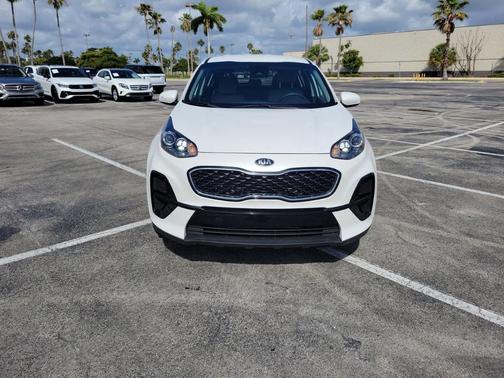 Snow White Pearl 2021 Kia Sportage LX