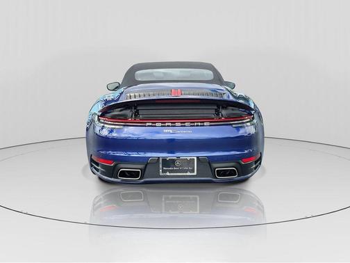 2021 Porsche 911 Carrera