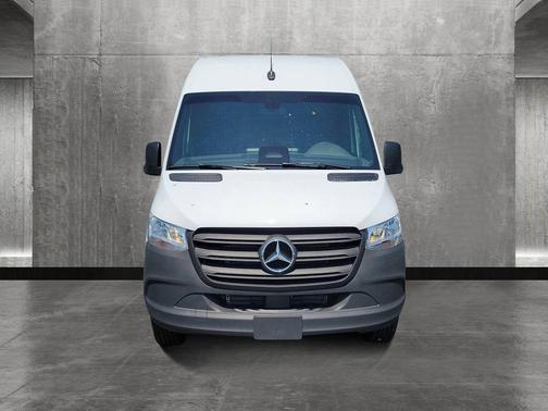 2025 Mercedes-Benz Sprinter 2500 Standard Roof