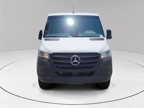 Arctic White 2026 Mercedes-Benz Sprinter 2500