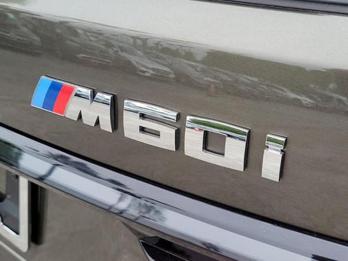 2024 BMW X7 M60i