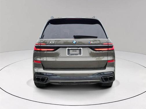 2024 BMW X7 M60i