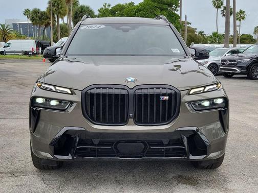 2024 BMW X7 M60i