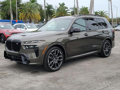 2024 BMW X7 M60i