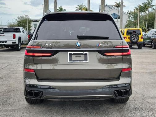 2024 BMW X7 M60i