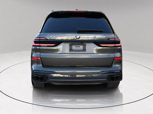 2024 BMW X7 M60i