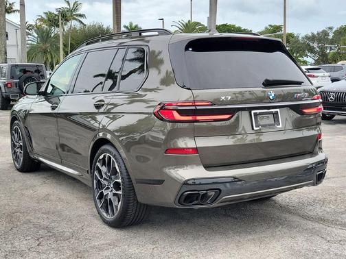 2024 BMW X7 M60i