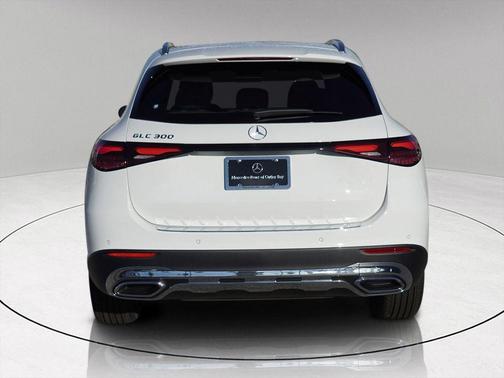 2026 Mercedes-Benz GLC 300 Base