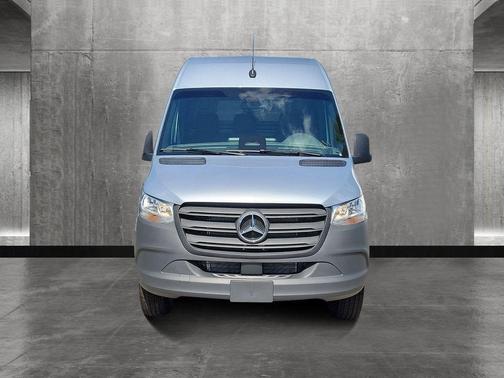 2025 Mercedes-Benz Sprinter 2500 Standard Roof