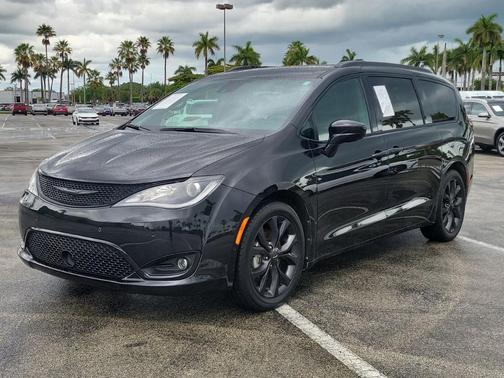 2020 Chrysler Pacifica Touring