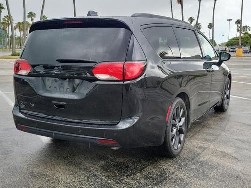 2020 Chrysler Pacifica Touring