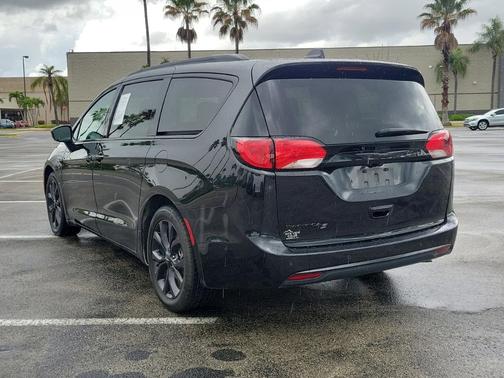 2020 Chrysler Pacifica Touring
