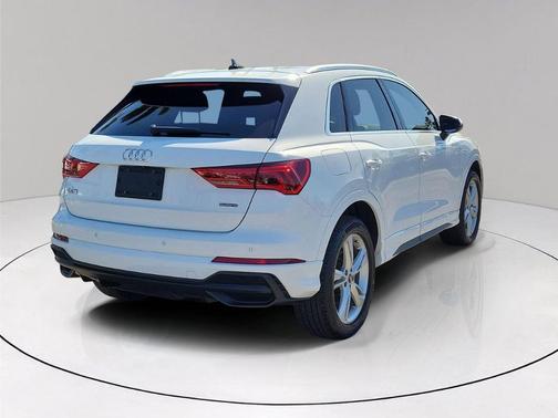 2021 Audi Q3 45 S line Premium