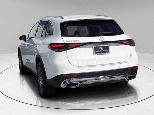 2026 Mercedes-Benz GLC 300 Base