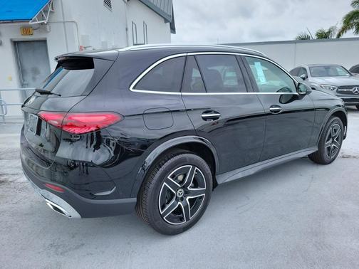 2026 Mercedes-Benz GLC 300 Base