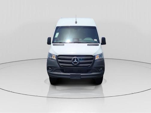 2025 Mercedes-Benz Sprinter 3500 144 WB Standard Roof Cargo