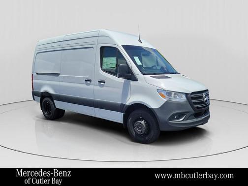 2025 Mercedes-Benz Sprinter 3500 144 WB Standard Roof Cargo