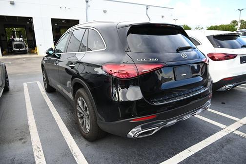 2025 Mercedes-Benz GLC 300 Base