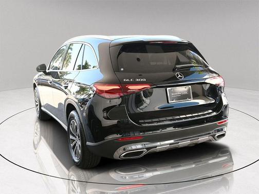 2025 Mercedes-Benz GLC 300 Base