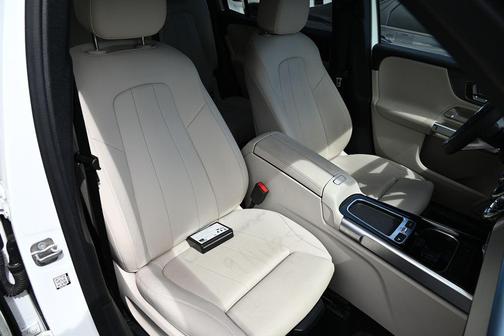 2025 Mercedes-Benz GLB 250 Base 4MATIC