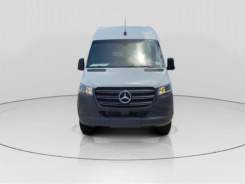 2024 Mercedes-Benz Sprinter 2500 144 WB Standard Roof Passenger