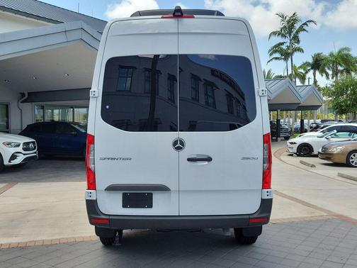 2024 Mercedes-Benz Sprinter 2500 144 WB Standard Roof Passenger