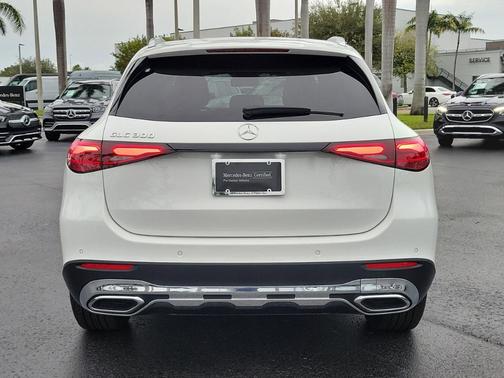 2024 Mercedes-Benz GLC 300 Base