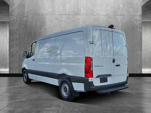 2025 Mercedes-Benz Sprinter 2500 Standard Roof